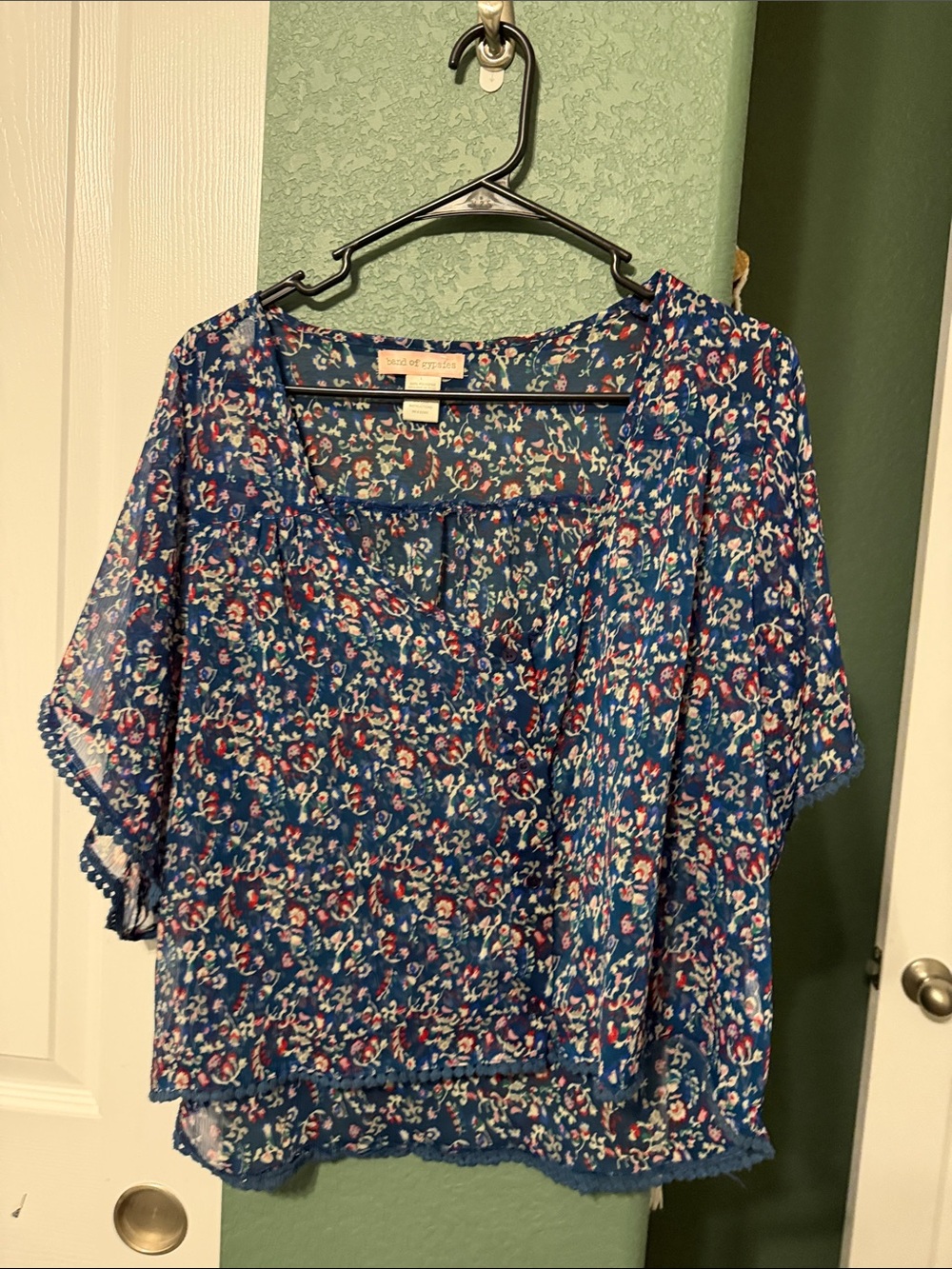 Band of Gypsies Blue Floral Butterfly-Sleeve Blouse